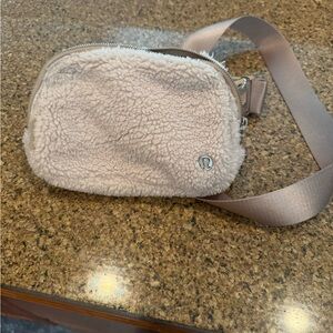 lululemon athletica sherpa crossbody bag